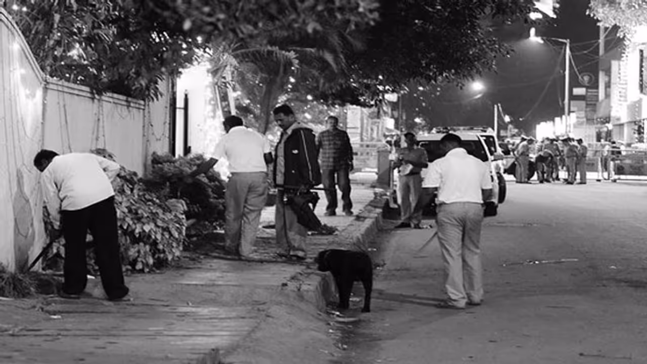 बेंगलुरू लाया गया चिन्नास्वामी स्टेडियम और चर्च स्ट्रीट बॉम्ब ब्लास्ट का संदिग्ध बेंगलुरू लाया गया चिन्नास्वामी स्टेडियम और चर्च स्ट्रीट बॉम्ब ब्लास्ट का संदिग्ध