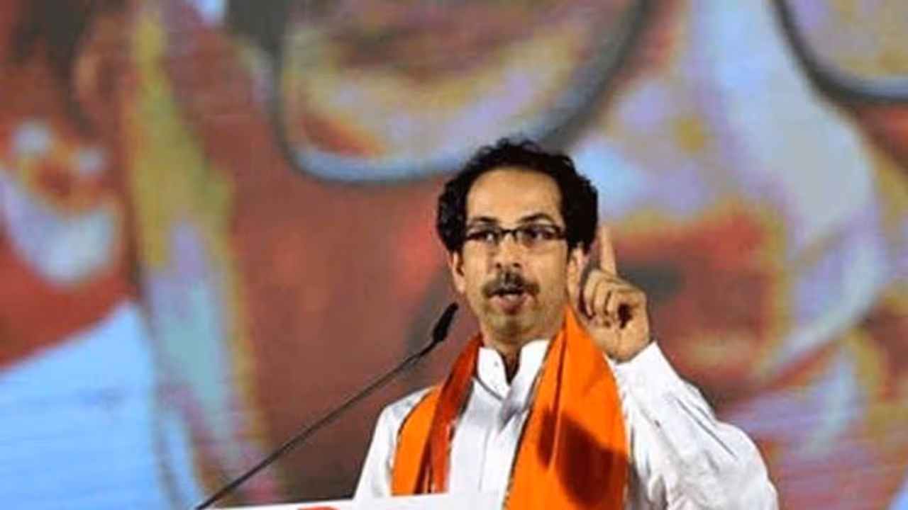 उद्धव ठाकरे ने ली प्रतिज्ञा, पूरा करेंगे पिता से किया वादा उद्धव ठाकरे ने ली प्रतिज्ञा, पूरा करेंगे पिता से किया वादा