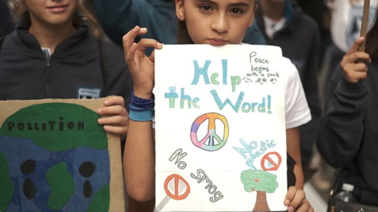 জলবায়ু পরিবর্তনের বিরুদ্ধে প্রতিবাদ, উত্তরাখণ্ডে প্রথম ধর্মঘটে সামিল স্কুল কলেজের পড়ুয়ারা জলবায়ু পরিবর্তনের বিরুদ্ধে প্রতিবাদ, উত্তরাখণ্ডে প্রথম ধর্মঘটে সামিল স্কুল কলেজের পড়ুয়ারা