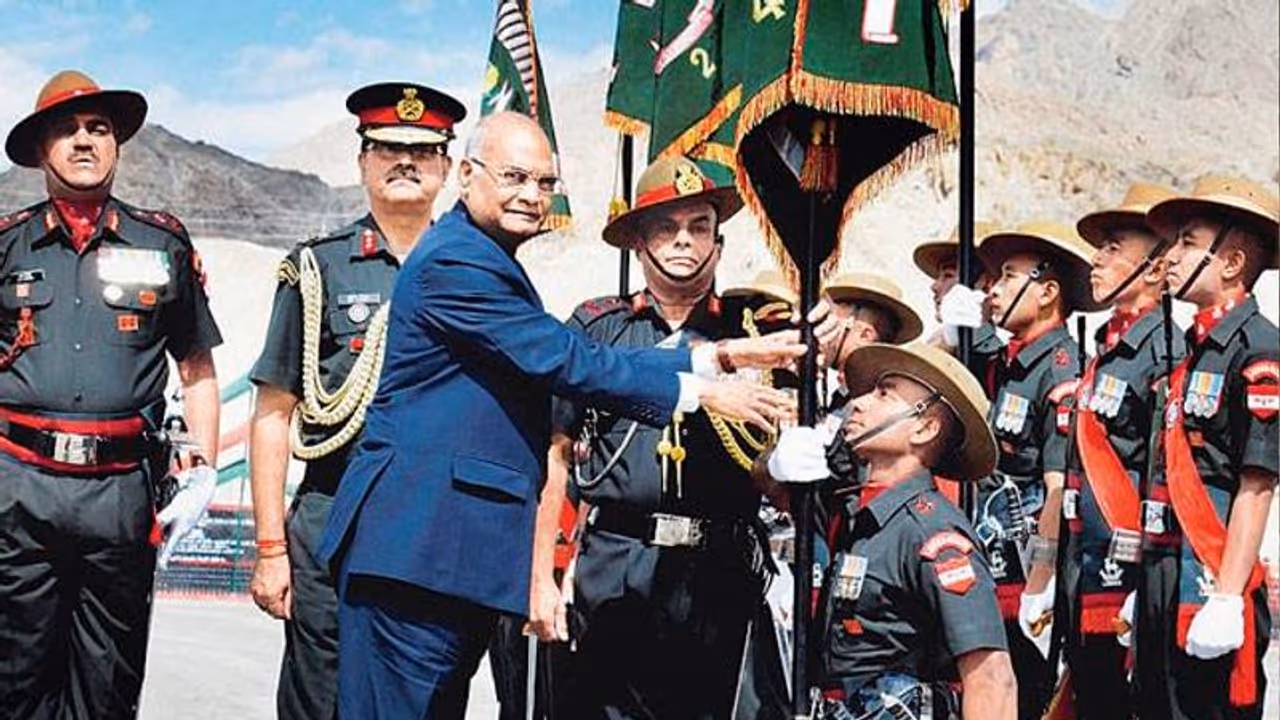 वायु रक्षा कोर को मिला रेजिमेंट को मिलने वाला सर्वोच्च सम्मान वायु रक्षा कोर को मिला रेजिमेंट को मिलने वाला सर्वोच्च सम्मान