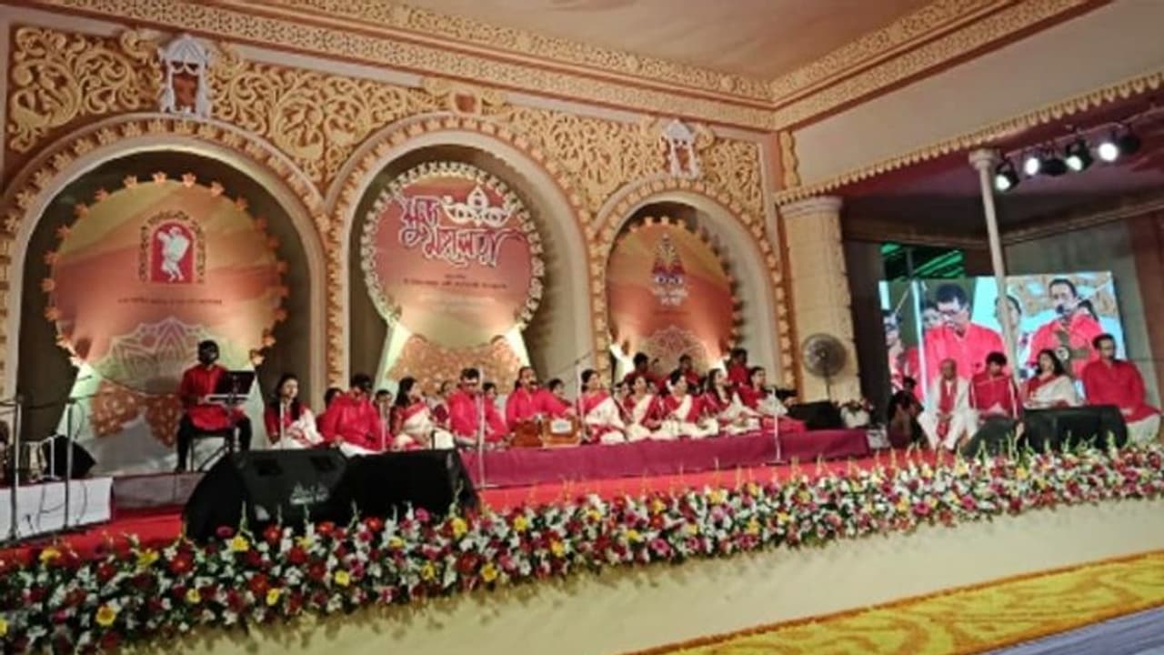 চণ্ডীপাঠ, আগমনী সঙ্গীতে বাংলাদেশে পালিত মহালয়া, মন্দিরে মন্দিরে হল ঘট স্থাপন, দেখুন ভিডিও চণ্ডীপাঠ, আগমনী সঙ্গীতে বাংলাদেশে পালিত মহালয়া, মন্দিরে মন্দিরে হল ঘট স্থাপন, দেখুন ভিডিও