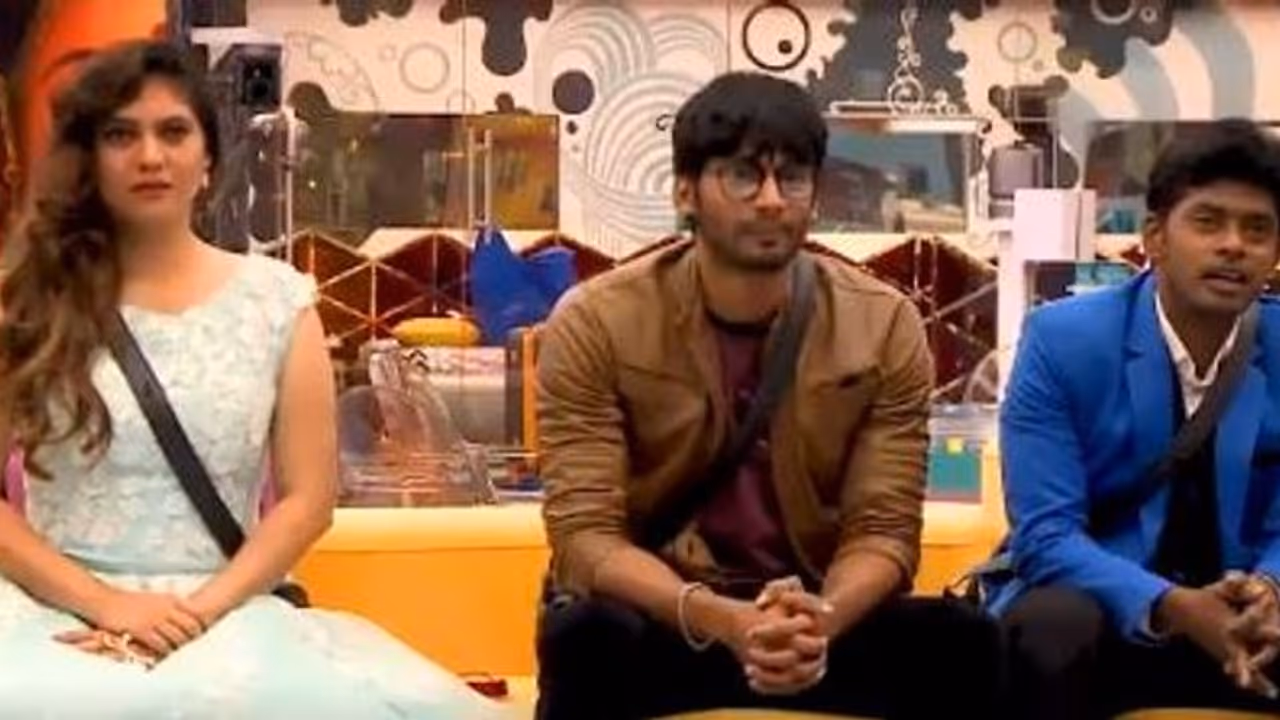 எதிர்பாராமல் வெளியேற்றப்பட்ட தர்ஷன்...அழுது தீர்த்த போட்டியாளர்கள்... எதிர்பாராமல் வெளியேற்றப்பட்ட தர்ஷன்...அழுது தீர்த்த போட்டியாளர்கள்...