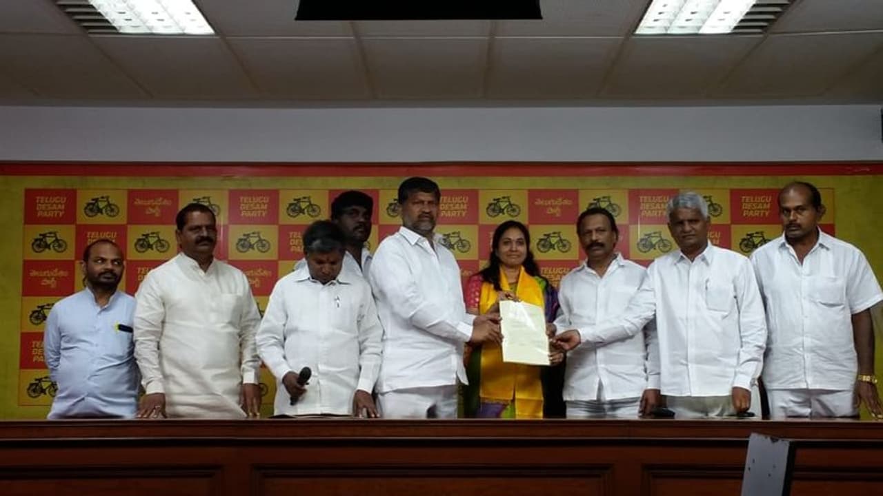 హుజూర్నగర్ టీడీపీ అభ్యర్ధిగా చావా కిరణ్మయి హుజూర్నగర్ టీడీపీ అభ్యర్ధిగా చావా కిరణ్మయి