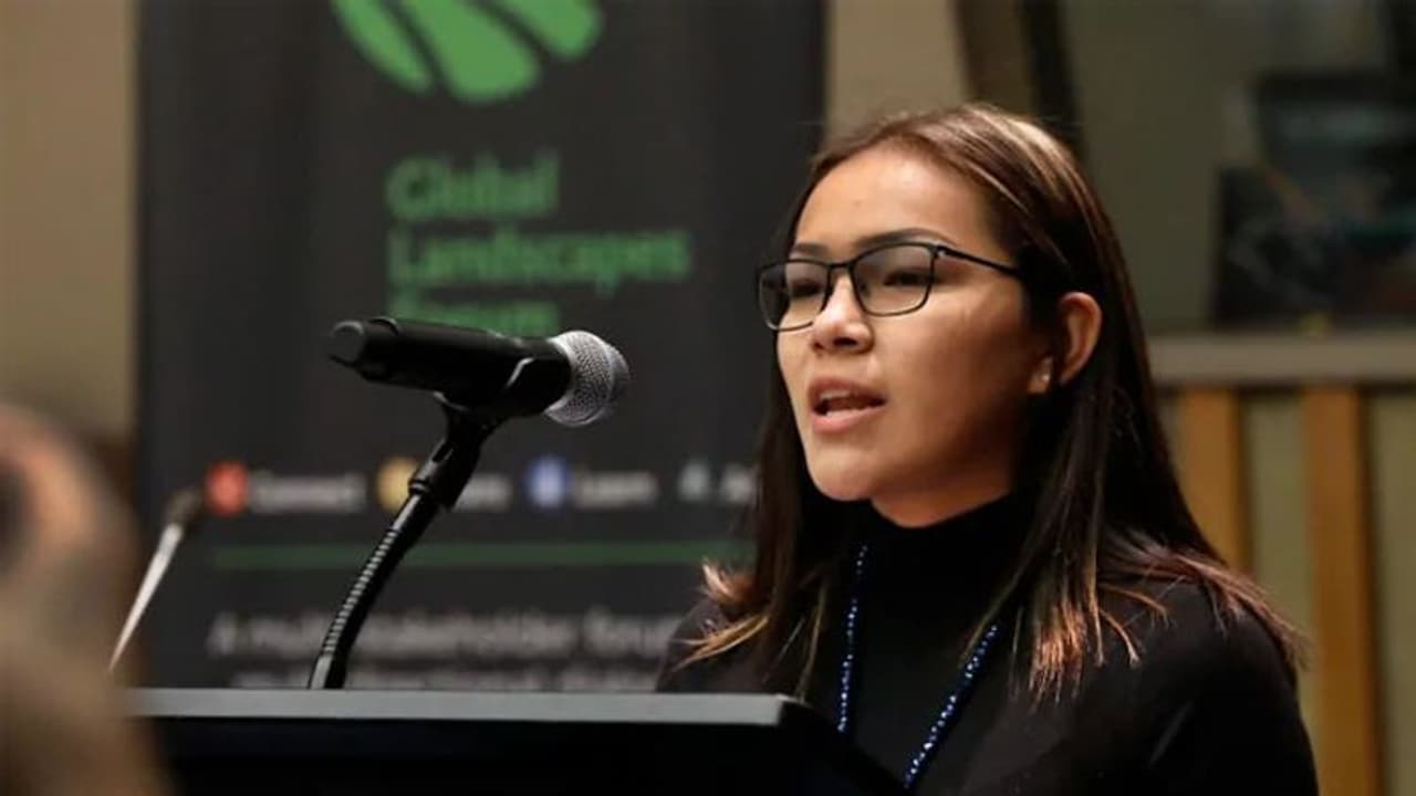 നമുക്ക് പണം തിന്നാനും എണ്ണ കുടിക്കാനും കഴിയില്ല; ജലത്തിന്റെ പ്രാധാന്യത്തെ ഓര്മ്മിപ്പിച്ച് ഈ ജലപോരാളി... നമുക്ക് പണം തിന്നാനും എണ്ണ കുടിക്കാനും കഴിയില്ല; ജലത്തിന്റെ പ്രാധാന്യത്തെ ഓര്മ്മിപ്പിച്ച് ഈ ജലപോരാളി...