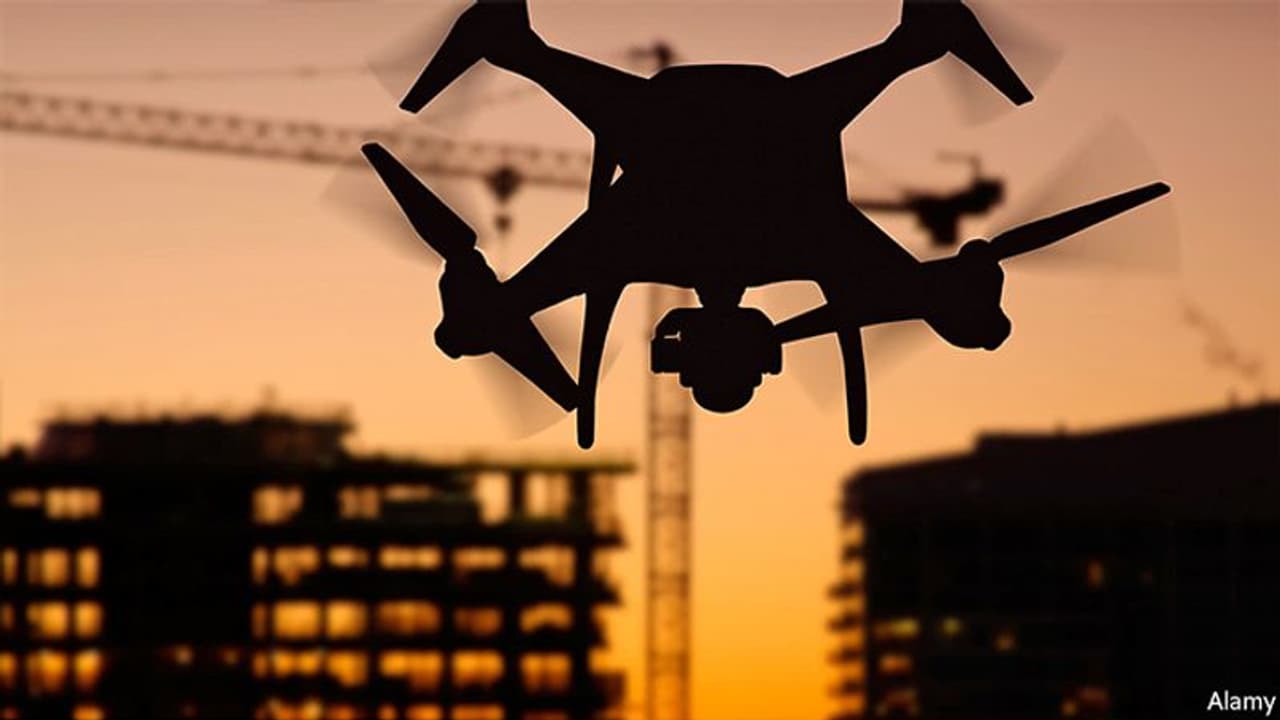 जम्मू एयरबेस पर ड्रोन से विस्फोट प्रकरणः हाईब्रिड युद्ध के लिए और सचेत हो जाने का वक्त जम्मू एयरबेस पर ड्रोन से विस्फोट प्रकरणः हाईब्रिड युद्ध के लिए और सचेत हो जाने का वक्त