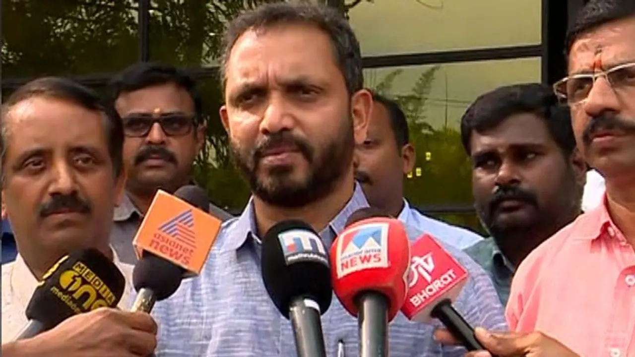 'സിപിഎം നേതാക്കളുടെ വാക്കുകേട്ട് തീവ്രവാദ കേസുകൾ അട്ടിമറിക്കുന്നത് ജനങ്ങളുടെ സ്വൈര്യജീവിതത്തെ ബാധിക്കും' 'സിപിഎം നേതാക്കളുടെ വാക്കുകേട്ട് തീവ്രവാദ കേസുകൾ അട്ടിമറിക്കുന്നത് ജനങ്ങളുടെ സ്വൈര്യജീവിതത്തെ ബാധിക്കും'