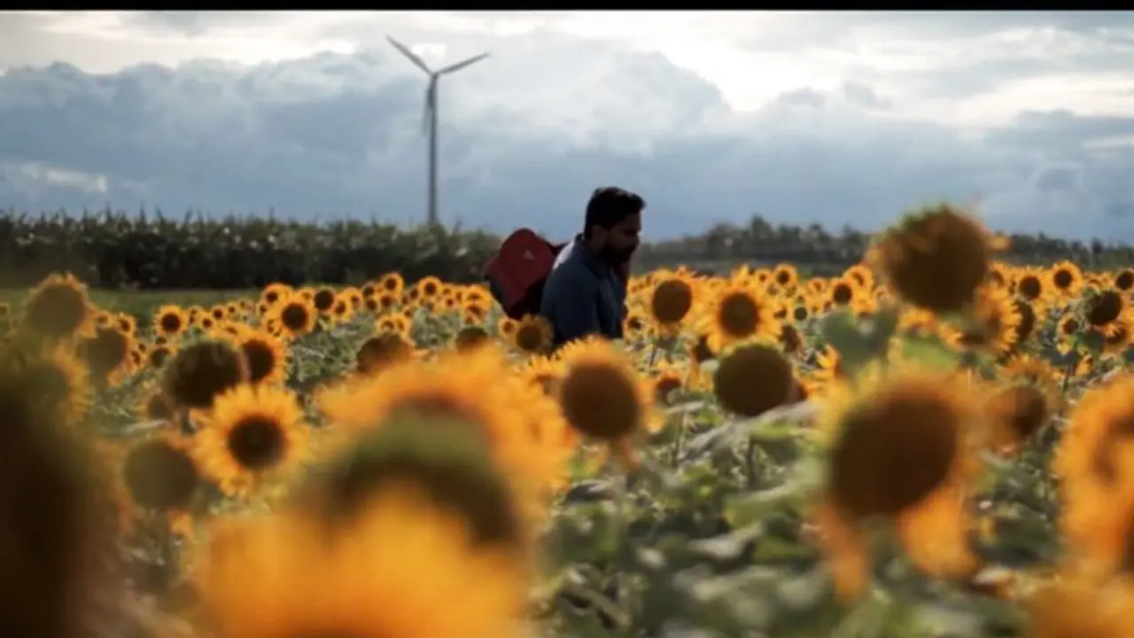 'ഡെയ്സിക്ക് സ്നേഹപൂര്വ്വം'; റോഡ് റീല് മത്സരത്തില് ഇടംനേടി ഒരു മലയാളം ഹ്രസ്വചിത്രം 'ഡെയ്സിക്ക് സ്നേഹപൂര്വ്വം'; റോഡ് റീല് മത്സരത്തില് ഇടംനേടി ഒരു മലയാളം ഹ്രസ്വചിത്രം