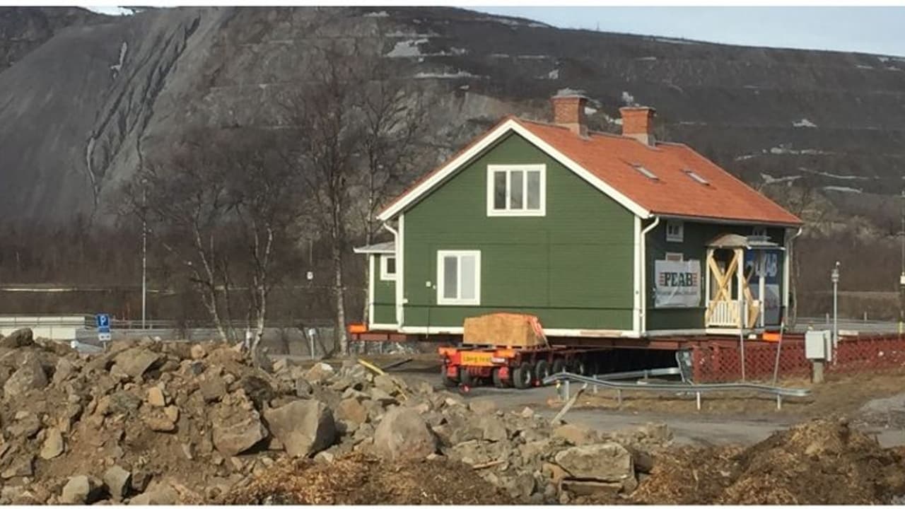 ஒரு ஊரையே வேறு இடத்துக்கு நகர்த்துராங்க... உலக வரலாற்றில் ஒரு பிரமாண்டம்! ஒரு ஊரையே வேறு இடத்துக்கு நகர்த்துராங்க... உலக வரலாற்றில் ஒரு பிரமாண்டம்!