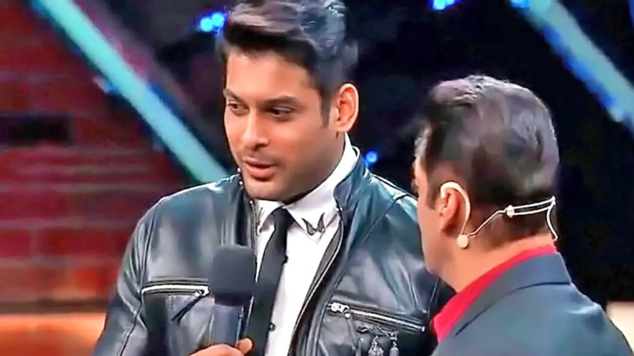 बिग बॉस में इस कंटेस्टेंट की पैंट के अंदर चला गया माइक, काफी देर तक होता रहा परेशान बिग बॉस में इस कंटेस्टेंट की पैंट के अंदर चला गया माइक, काफी देर तक होता रहा परेशान