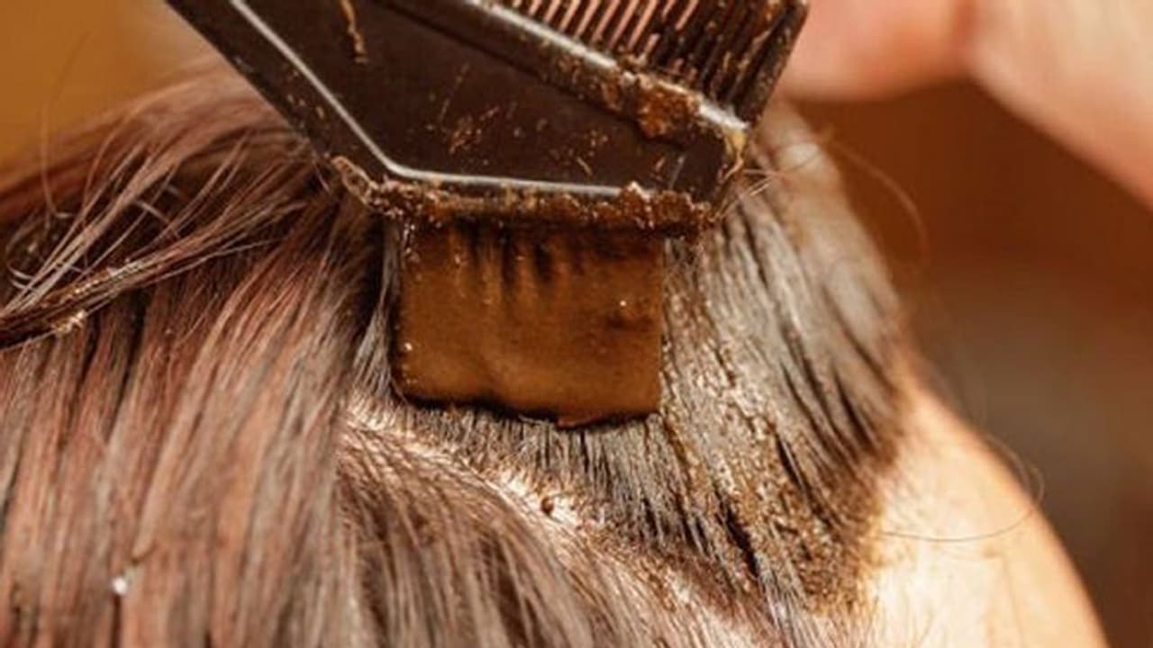 ഹെന്ന ഉപയോഗിക്കുമ്പോൾ ഇക്കാര്യങ്ങൾ ശ്രദ്ധിക്കാറുണ്ടോ...? ഹെന്ന ഉപയോഗിക്കുമ്പോൾ ഇക്കാര്യങ്ങൾ ശ്രദ്ധിക്കാറുണ്ടോ...?