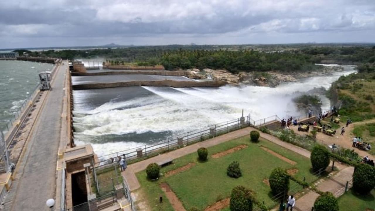 ಮಂಡ್ಯ: KRS ಸೌಂದರ್ಯವನ್ನು ಆಗಸದಿಂದ ಕಣ್ತುಂಬಿಕೊಳ್ಳಿ ಮಂಡ್ಯ: KRS ಸೌಂದರ್ಯವನ್ನು ಆಗಸದಿಂದ ಕಣ್ತುಂಬಿಕೊಳ್ಳಿ