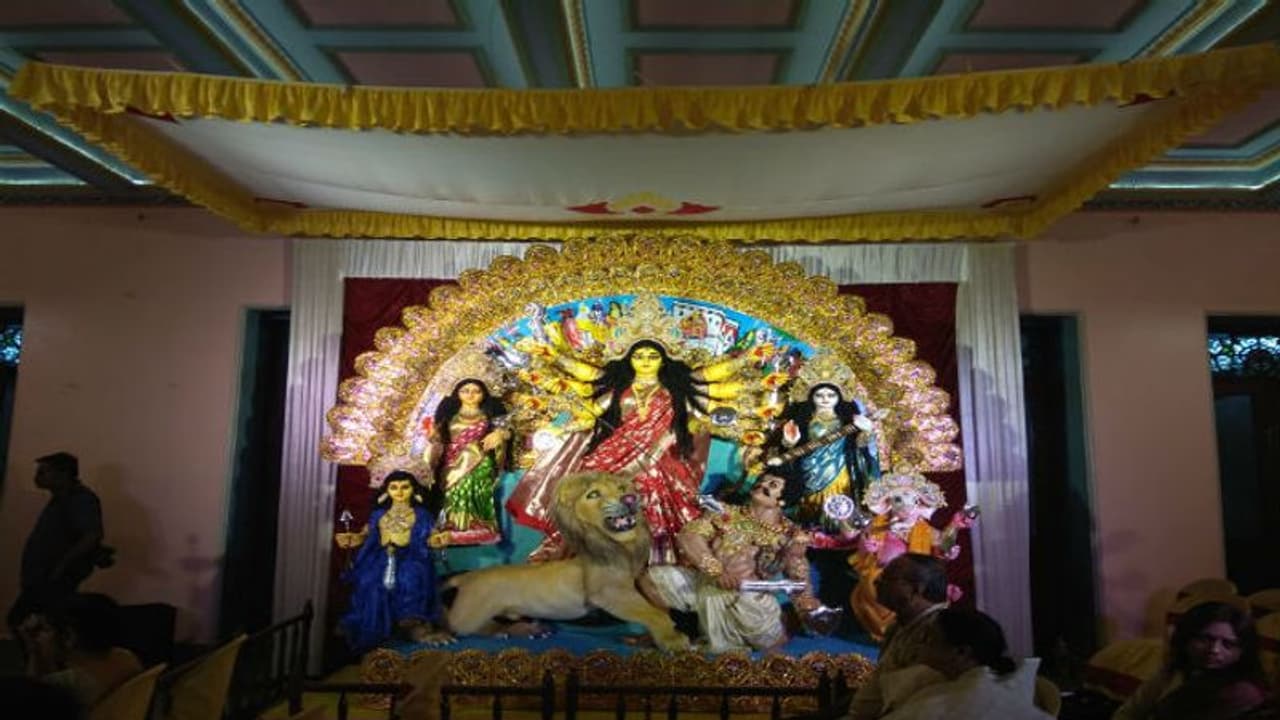 ৩০০ বছরের পুরনো ভাগ্যকুলের রায় পরিবারের দুর্গাপুজো, রইল ইতিহাস ৩০০ বছরের পুরনো ভাগ্যকুলের রায় পরিবারের দুর্গাপুজো, রইল ইতিহাস