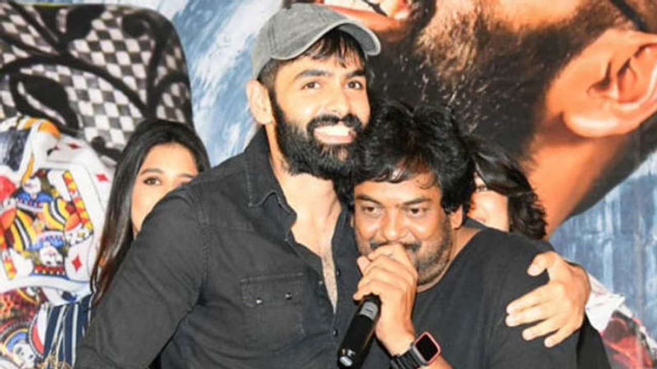 పూరి పుట్టిన రోజుకు రామ్ ఇచ్చిన థ్రిల్లింగ్ గిఫ్ట్ ఇదే!