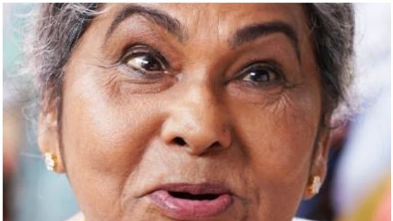 സന്തോഷം കൊണ്ട് കണ്ണ് നിറയുന്നു, മോഹൻലാലിനൊപ്പം അഭിനയിച്ചിട്ട് ഇതുവരെയും ഇങ്ങനെ പോസ്റ്റര് കണ്ടിട്ടില്ലെന്ന് കെപിഎസി ലളിത സന്തോഷം കൊണ്ട് കണ്ണ് നിറയുന്നു, മോഹൻലാലിനൊപ്പം അഭിനയിച്ചിട്ട് ഇതുവരെയും ഇങ്ങനെ പോസ്റ്റര് കണ്ടിട്ടില്ലെന്ന് കെപിഎസി ലളിത