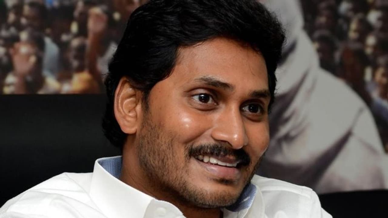 ആന്ധ്രയിൽ ഒറ്റ റിക്രൂട്ട്മെന്റ് ഡ്രൈവിൽ 1.26 ലക്ഷം പേർക്ക് സർക്കാരിന്റെ സ്ഥിരനിയമനം ആന്ധ്രയിൽ ഒറ്റ റിക്രൂട്ട്മെന്റ് ഡ്രൈവിൽ 1.26 ലക്ഷം പേർക്ക് സർക്കാരിന്റെ സ്ഥിരനിയമനം