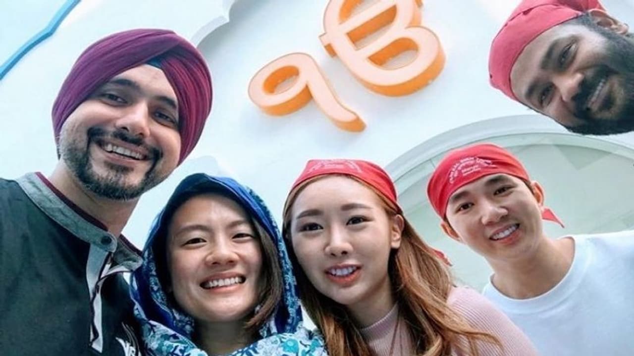 लड़की ने पगड़ी पर किया कमेंट, तो समुदाय के लोगों ने इस तरह दिया जवाब लड़की ने पगड़ी पर किया कमेंट, तो समुदाय के लोगों ने इस तरह दिया जवाब