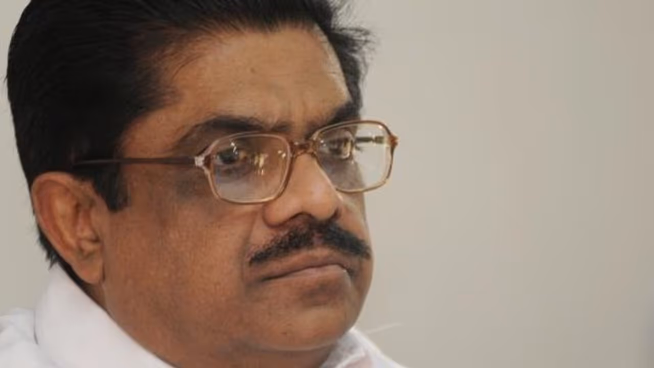 ചെറുവള്ളി എസ്‍റ്റേറ്റ് പണംകെട്ടിവെച്ച് ഏറ്റെടുക്കാനുള്ള നീക്കത്തിന് പിന്നില്‍ ഗൂഡാലോചന: സുധീരന്‍