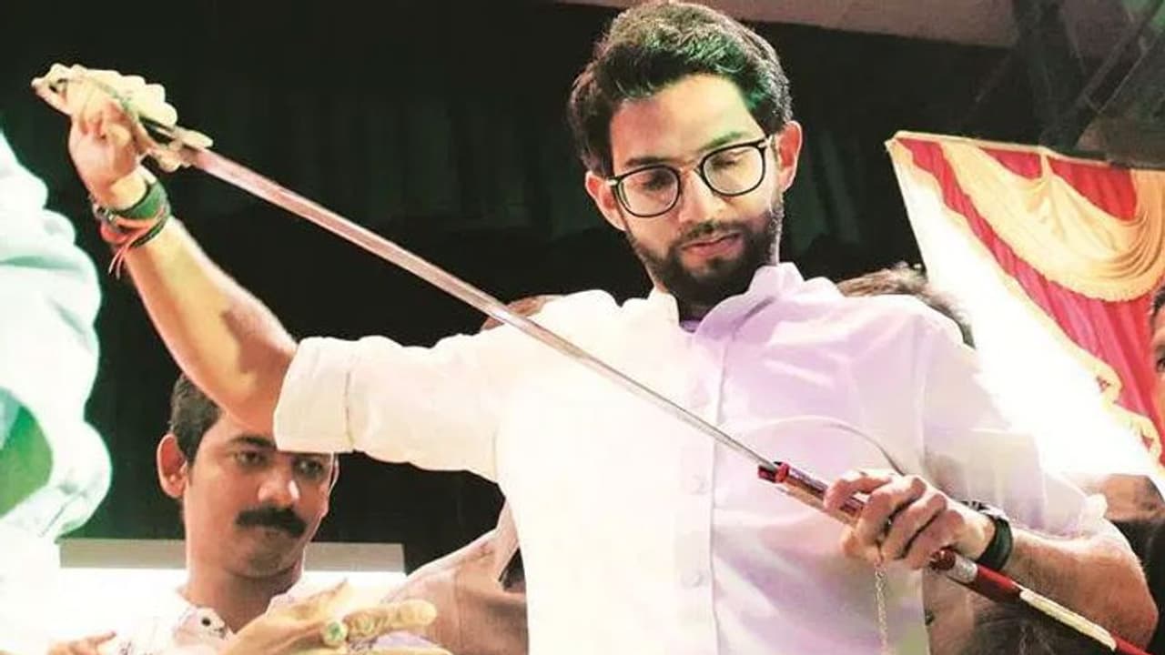 53 வருட வரலாற்றில் இதுவரை இல்லாத குடும்ப அரசியல்... திடீரென முதல்வர் வேட்பாளராக மகனை களமிறக்கும் அரசியல் தலைவர்..! 53 வருட வரலாற்றில் இதுவரை இல்லாத குடும்ப அரசியல்... திடீரென முதல்வர் வேட்பாளராக மகனை களமிறக்கும் அரசியல் தலைவர்..!