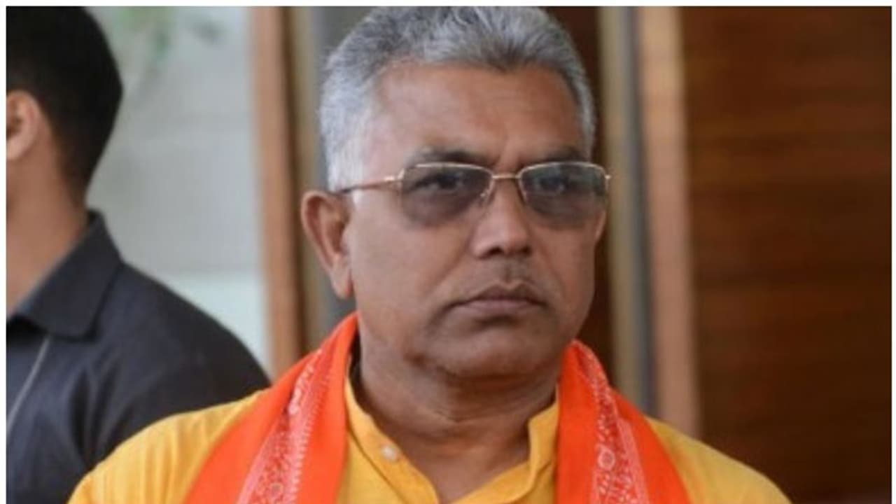 ബംഗാളില്‍ അപകടമരണത്തെയും പൗരത്വ പട്ടികയുമായി ബന്ധിപ്പിക്കുന്നു; ജനങ്ങളെ തെറ്റിധരിപ്പിക്കുന്നതായി ദിലീപ് ഘോഷ്