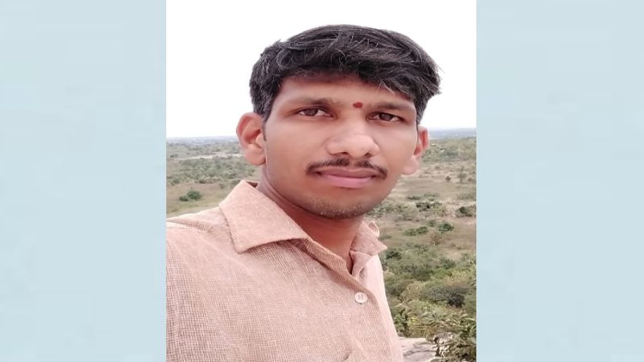 నక్కా హరికృష్ణ తెలుగు కవిత: కాళరాత్రి కౌగిలి నక్కా హరికృష్ణ తెలుగు కవిత: కాళరాత్రి కౌగిలి