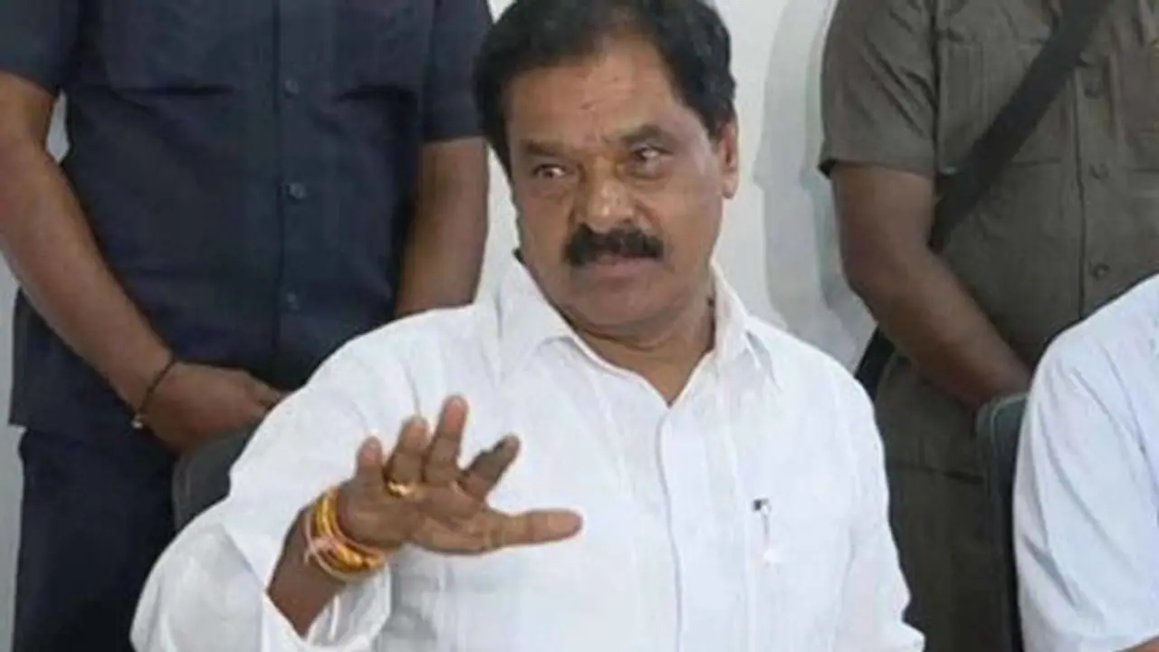 పేదల కోసమే లిక్కర్ రేట్లు పెంచాం: డిప్యూటీ సీఎం నారాయణ స్వామి పేదల కోసమే లిక్కర్ రేట్లు పెంచాం: డిప్యూటీ సీఎం నారాయణ స్వామి