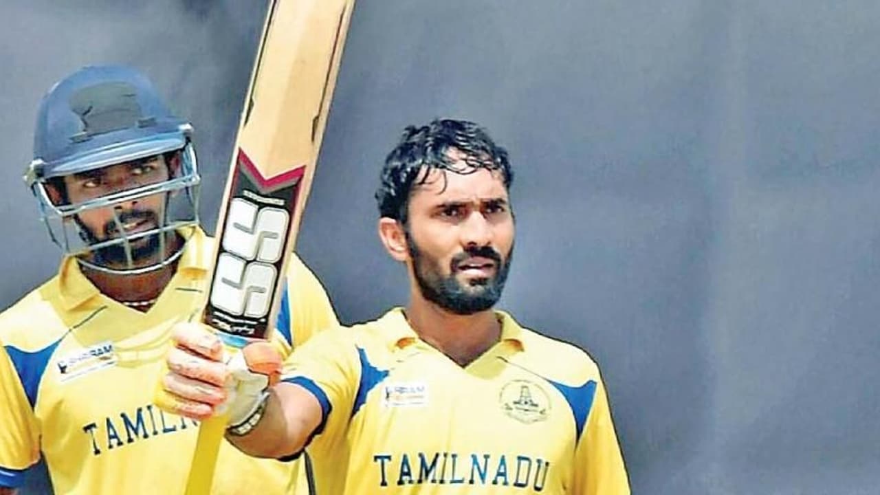 ആറാമനായി എത്തി അടിച്ചുതകര്ത്ത് ദിനേശ് കാര്ത്തിക്; തമിഴ്നാടിന് തകര്പ്പന് ജയം ആറാമനായി എത്തി അടിച്ചുതകര്ത്ത് ദിനേശ് കാര്ത്തിക്; തമിഴ്നാടിന് തകര്പ്പന് ജയം