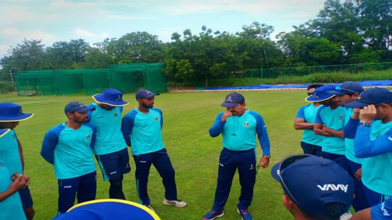 ফের ব্যর্থ সুদীপ, মনোজরা, শহবাজের দুরন্ত শতরানেও তামিলনাড়ুর কাছে হার বাংলার ফের ব্যর্থ সুদীপ, মনোজরা, শহবাজের দুরন্ত শতরানেও তামিলনাড়ুর কাছে হার বাংলার