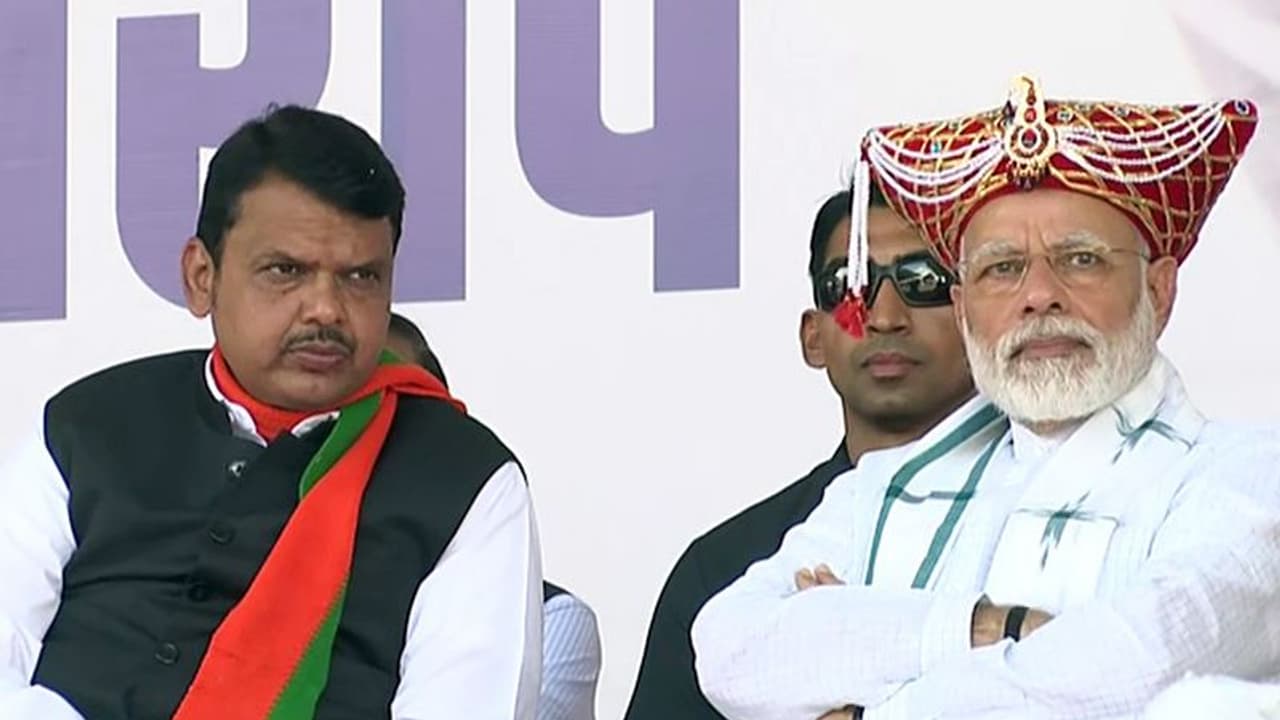 മഹാരാഷ്ട്രയിൽ സർക്കാർ രൂപീകരണവുമായി ബിജെപി മുന്നോട്ട്; എംഎൽഎമാർ നാളെ ഗവർണറെ കാണും മഹാരാഷ്ട്രയിൽ സർക്കാർ രൂപീകരണവുമായി ബിജെപി മുന്നോട്ട്; എംഎൽഎമാർ നാളെ ഗവർണറെ കാണും