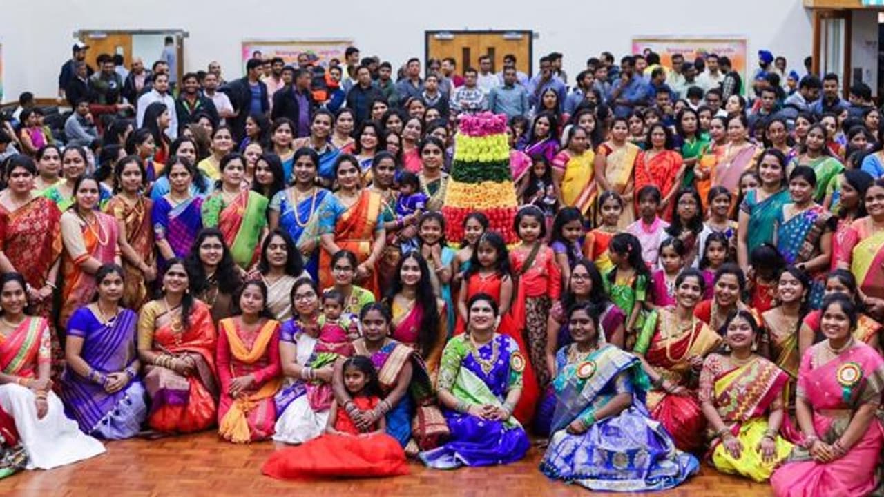 అంబరాన్నంటిన తెలంగాణ జాగృతి న్యూజీలాండ్ మహా బతుకమ్మ సంబరాలు