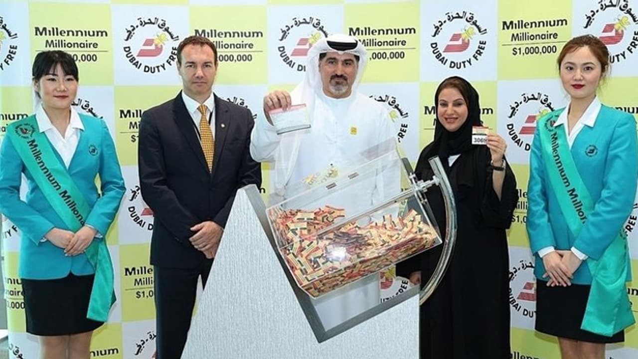 ഇന്ത്യക്കാരന് ദുബായ് ഡ്യൂട്ടി ഫ്രീ നറുക്കെടുപ്പില് 7.11 കോടി സമ്മാനം ഇന്ത്യക്കാരന് ദുബായ് ഡ്യൂട്ടി ഫ്രീ നറുക്കെടുപ്പില് 7.11 കോടി സമ്മാനം