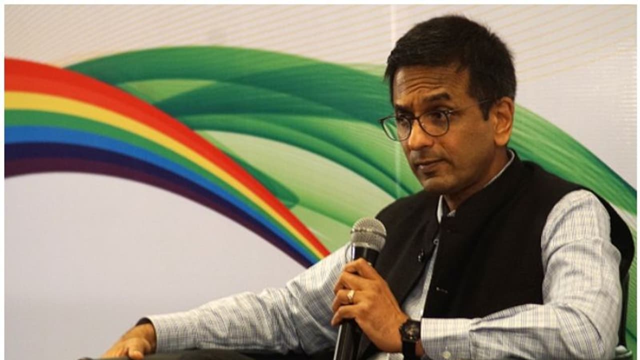 'ശബരിമല യുവതീ പ്രവേശന വിധിയുടെ പേരിൽ ഭീഷണികൾ', വെളിപ്പെടുത്തലുമായി ജ. ചന്ദ്രചൂഢ്