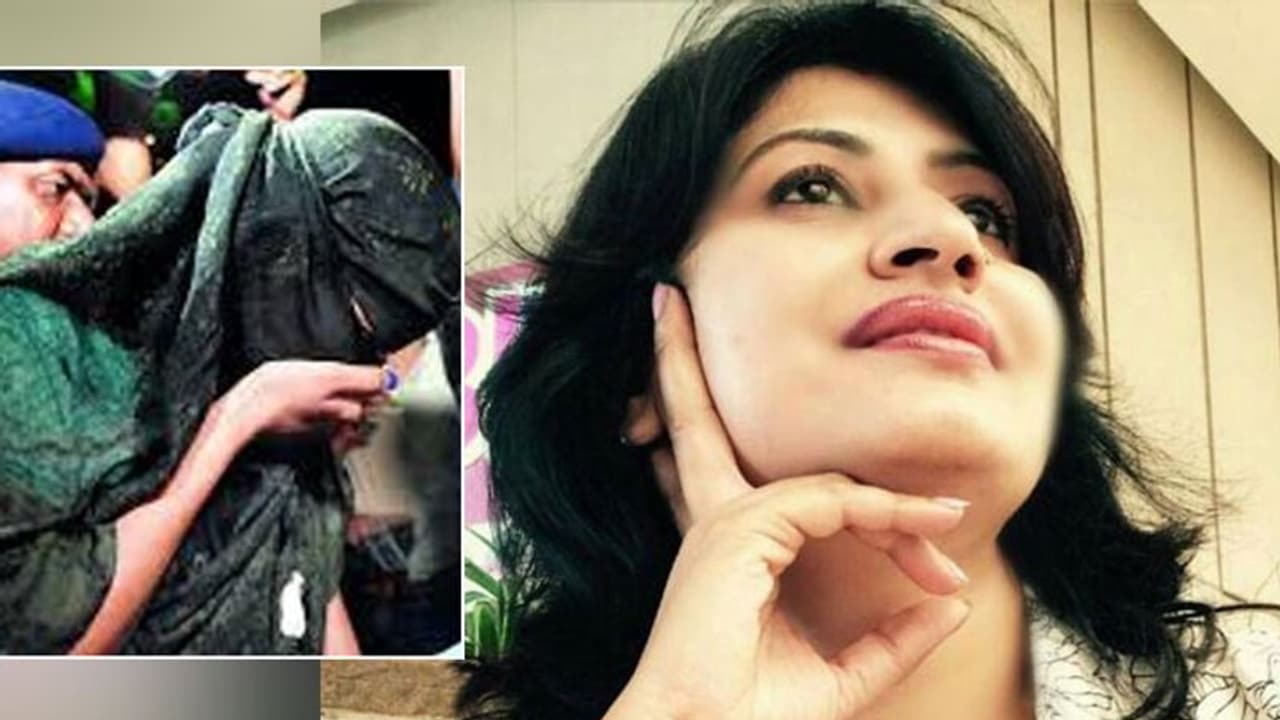 हनी ट्रेप केस: बदनामी के भय से केस को भटकाने में लगे हैं अफसर हनी ट्रेप केस: बदनामी के भय से केस को भटकाने में लगे हैं अफसर