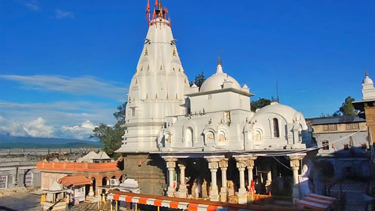 हिमाचल के इस शक्तिपीठ में स्थापित है एक खास त्रिशूल, जिस पर अंकित है दुर्गा सप्तशती कवच हिमाचल के इस शक्तिपीठ में स्थापित है एक खास त्रिशूल, जिस पर अंकित है दुर्गा सप्तशती कवच