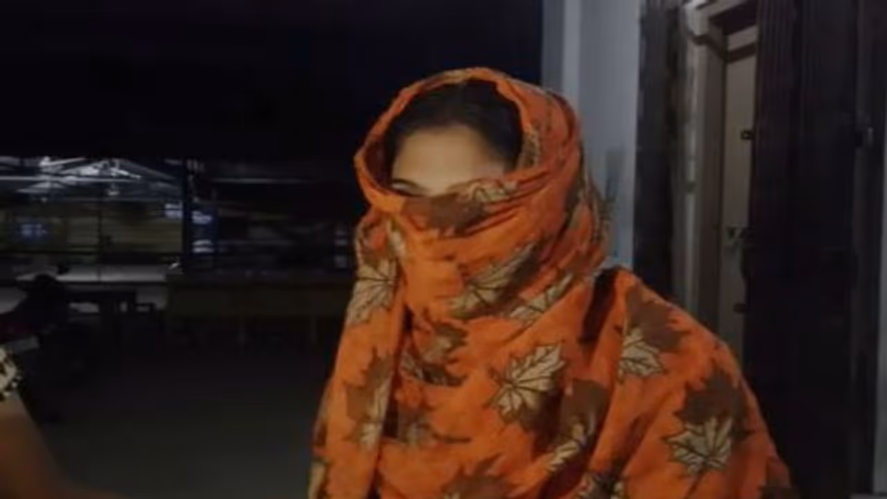 With no food at home, woman approaches dealer for ration demanding her quota, gets raped With no food at home, woman approaches dealer for ration demanding her quota, gets raped