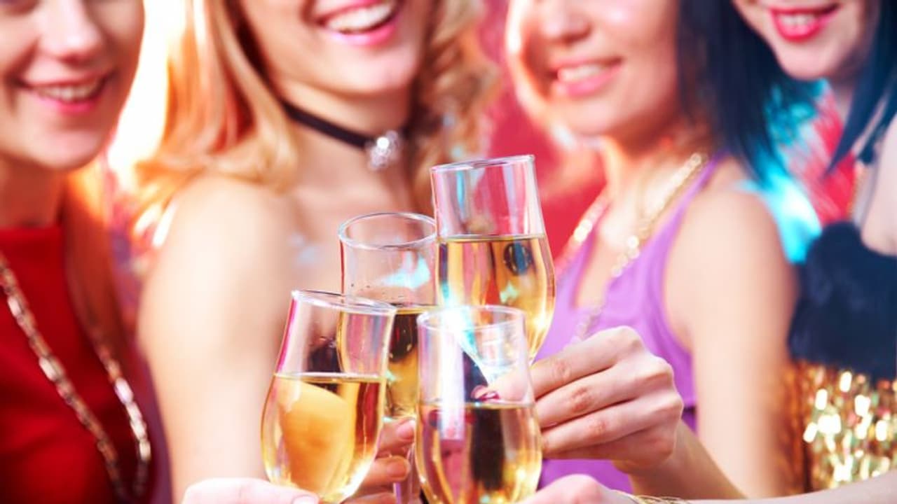 এবার অনলাইনে অর্ডার দিলেই মিলবে মদ, 'মধ্য়প্রদেশকে ইতালি বানাতে চাইছে কংগ্রেস' এবার অনলাইনে অর্ডার দিলেই মিলবে মদ, 'মধ্য়প্রদেশকে ইতালি বানাতে চাইছে কংগ্রেস'