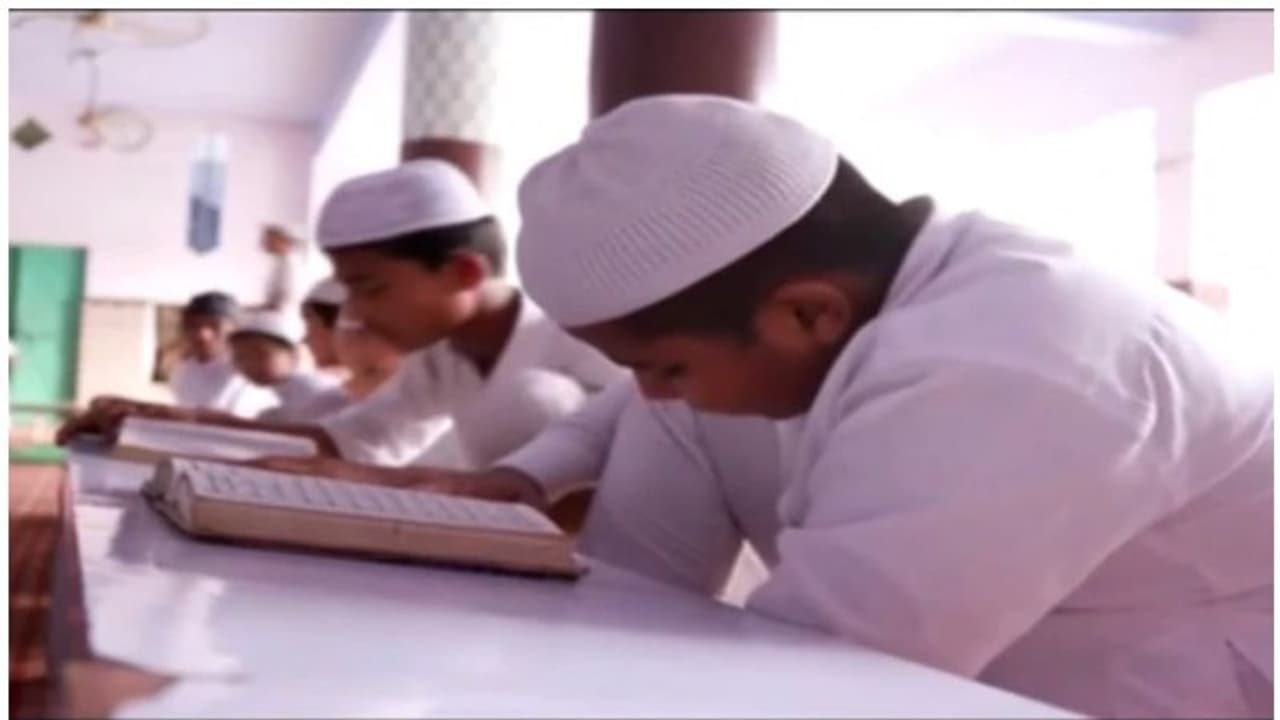 പത്തുവയസുകാരനെ മദ്രസയ്ക്കുള്ളിലിട്ട് കുത്തിപ്പരിക്കേല്പ്പിച്ചു പത്തുവയസുകാരനെ മദ്രസയ്ക്കുള്ളിലിട്ട് കുത്തിപ്പരിക്കേല്പ്പിച്ചു