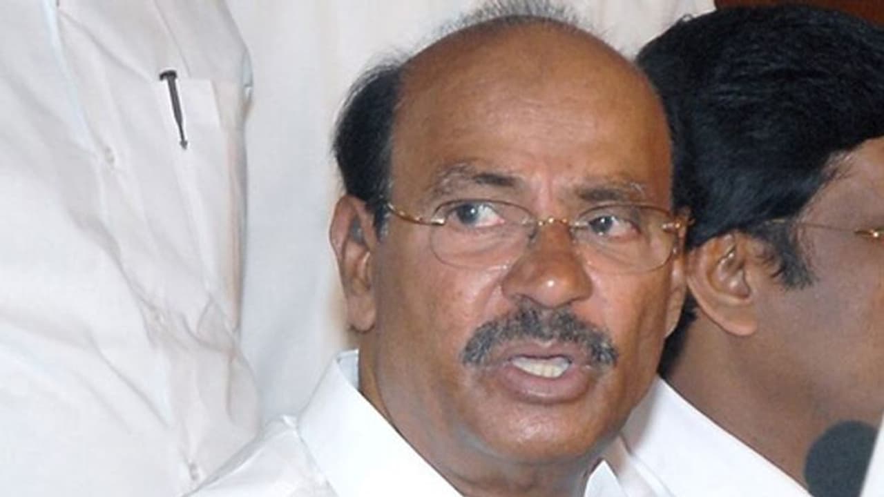 உயர்வகுப்பு ஏழைகளுக்கு ஒரு நீதி, ஓபிசிக்கு ஒரு நீதியா.? மத்திய அரசின் சமூக அநீதி.. கிழித்து தொங்கவிட்ட ராமதாஸ் உயர்வகுப்பு ஏழைகளுக்கு ஒரு நீதி, ஓபிசிக்கு ஒரு நீதியா.? மத்திய அரசின் சமூக அநீதி.. கிழித்து தொங்கவிட்ட ராமதாஸ்