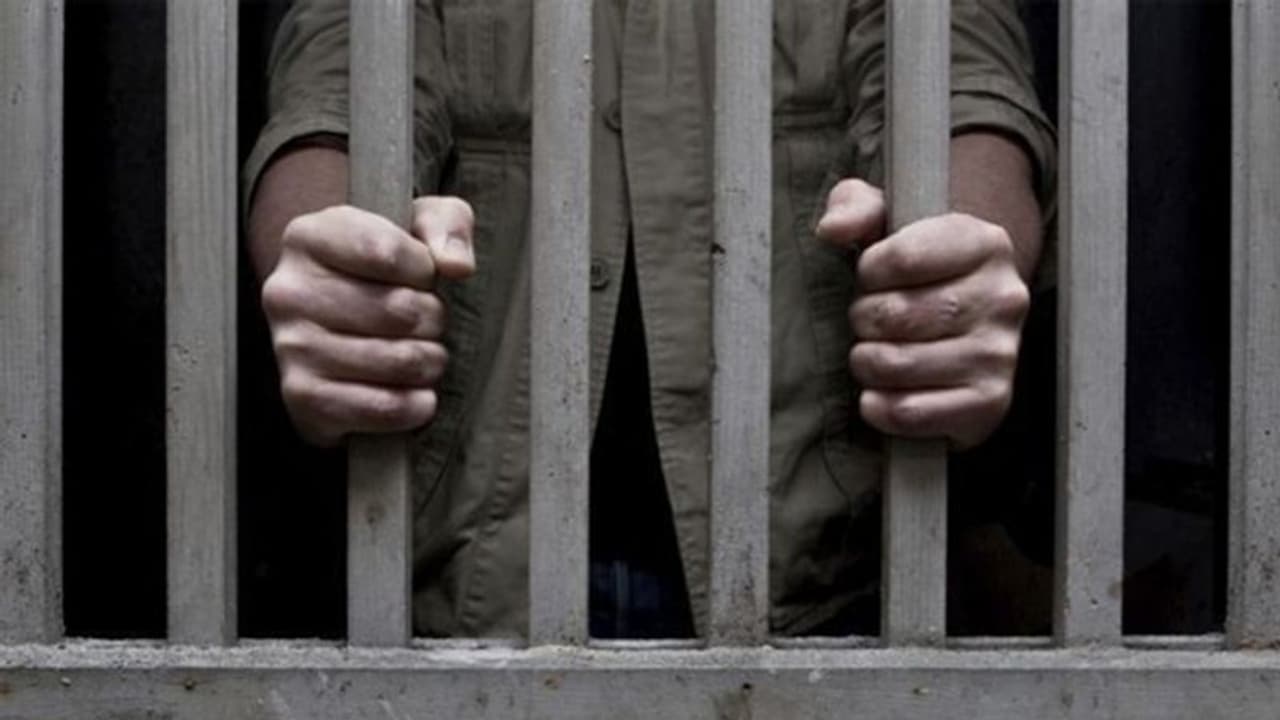 महाराष्ट्र के 70 कैदियों की गांधी जयंती पर होनी थी रिहाई, इस कारण अब लग सकता है वक्त महाराष्ट्र के 70 कैदियों की गांधी जयंती पर होनी थी रिहाई, इस कारण अब लग सकता है वक्त