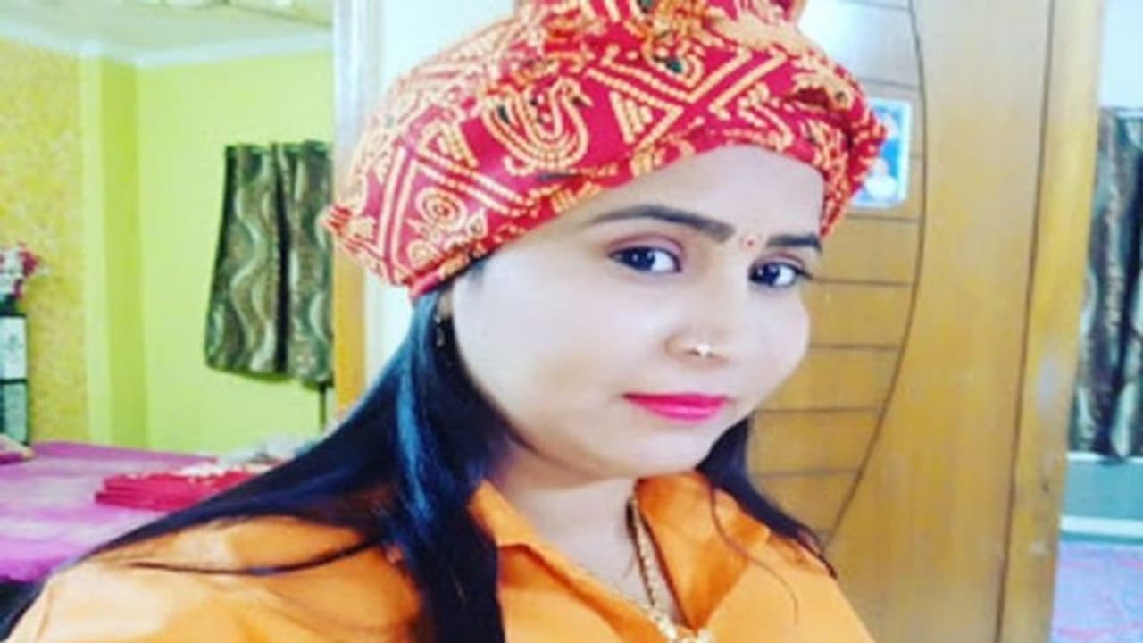 25കാരിയായ നാടന്പാട്ട് ഗായിക വെടിയേറ്റ് മരിച്ചു; ആക്രമണം രണ്ടാം തവണ 25കാരിയായ നാടന്പാട്ട് ഗായിക വെടിയേറ്റ് മരിച്ചു; ആക്രമണം രണ്ടാം തവണ