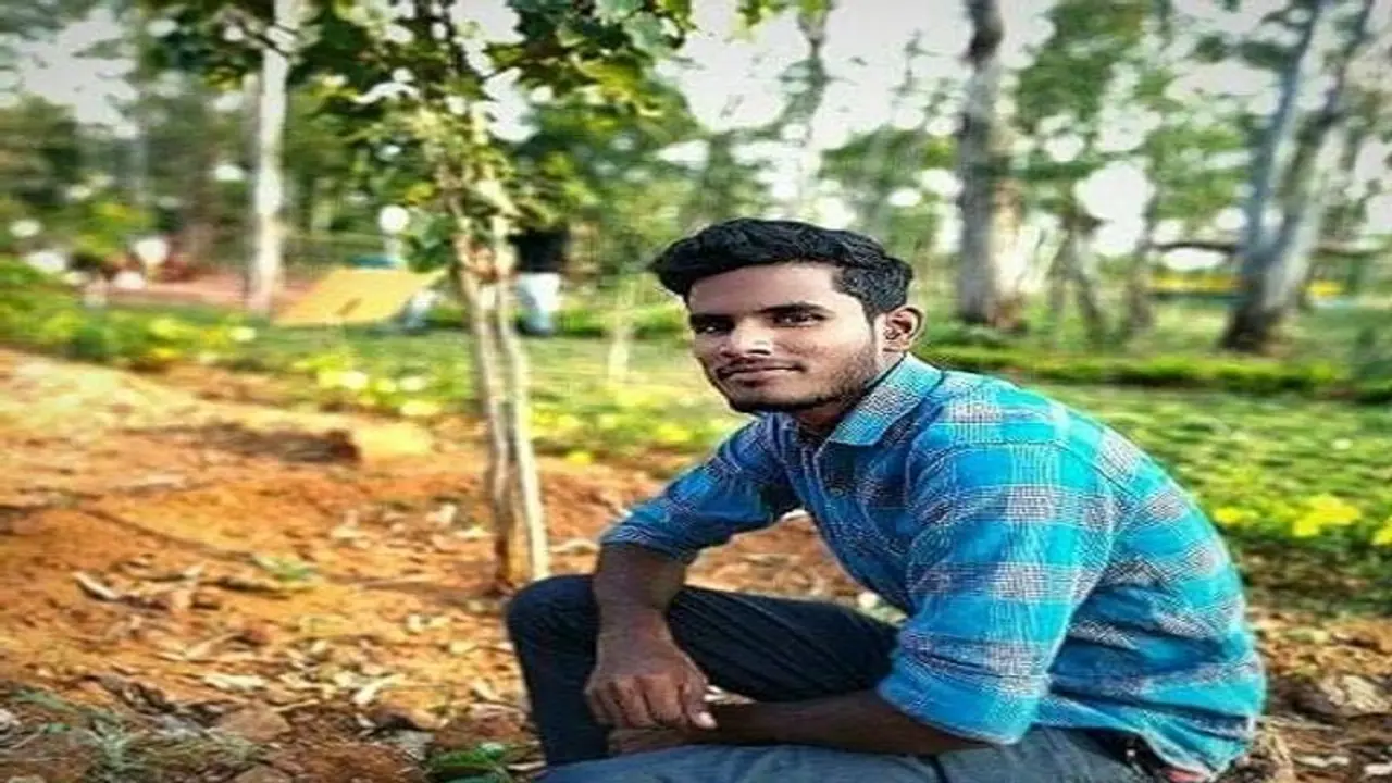 ಹಾವೇರಿ: ಕಾಲೇಜು ಆವರಣದಲ್ಲಿಯೇ ವಿಷ ಕುಡಿದ ವಿದ್ಯಾರ್ಥಿ ಹಾವೇರಿ: ಕಾಲೇಜು ಆವರಣದಲ್ಲಿಯೇ ವಿಷ ಕುಡಿದ ವಿದ್ಯಾರ್ಥಿ