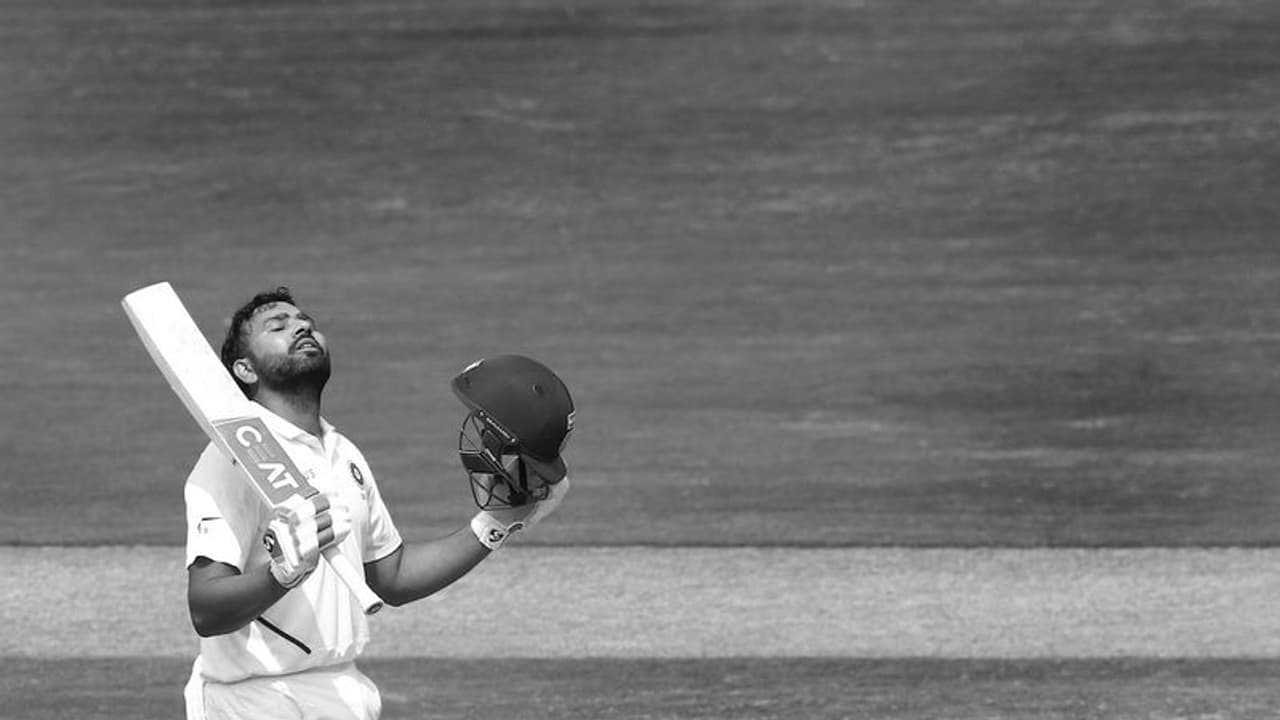 ഇരട്ടച്ചങ്കന് ഇരട്ട ശതകമില്ല; കട്ട ഹീറോയിസത്തിനൊടുവില് രോഹിത് ശര്മ്മ പുറത്ത് ഇരട്ടച്ചങ്കന് ഇരട്ട ശതകമില്ല; കട്ട ഹീറോയിസത്തിനൊടുവില് രോഹിത് ശര്മ്മ പുറത്ത്