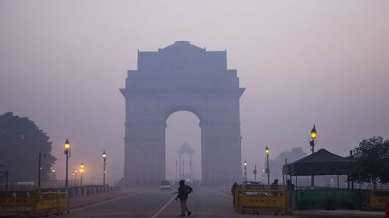 হতে পারে জঙ্গি হামলা, রাজধানীতে সতর্কতা, বাড়ান হল বিমানবন্দরের নিরাপত্তা হতে পারে জঙ্গি হামলা, রাজধানীতে সতর্কতা, বাড়ান হল বিমানবন্দরের নিরাপত্তা