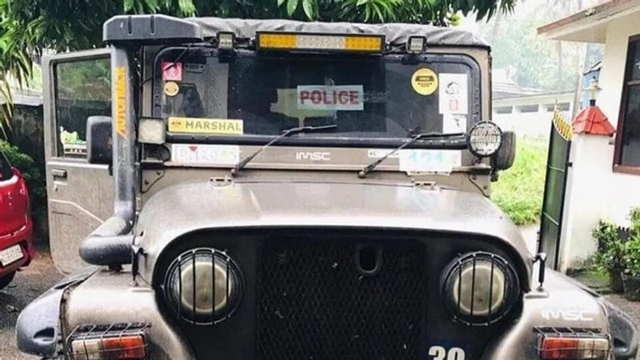 ಪ್ರವಾಹ ಸಂತ್ರಸ್ತರನ್ನು ಕಾಪಾಡಿದ ಜೀಪ್ಗೆ ಹಾಕಿದ್ರು ದಂಡ! ಪ್ರವಾಹ ಸಂತ್ರಸ್ತರನ್ನು ಕಾಪಾಡಿದ ಜೀಪ್ಗೆ ಹಾಕಿದ್ರು ದಂಡ!