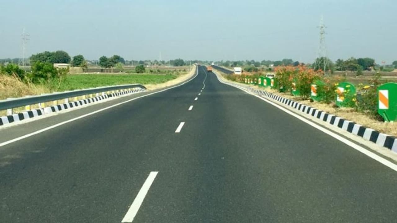 കണ്ണൂരേം കാസർകോട്ടേം സൂപ്പർ റോഡുകൾ മുതൽ ഹിമാലയത്തിലെ തുരങ്കപാത വരെ! ഇലക്ടറൽ ബോണ്ടിലെ 'മേഘ' ചെറിയ മീനല്ല! കണ്ണൂരേം കാസർകോട്ടേം സൂപ്പർ റോഡുകൾ മുതൽ ഹിമാലയത്തിലെ തുരങ്കപാത വരെ! ഇലക്ടറൽ ബോണ്ടിലെ 'മേഘ' ചെറിയ മീനല്ല!