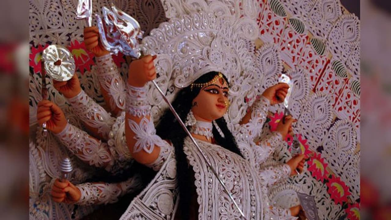 মহিষাসুরমর্দিনী হলেন মা কাত্যায়নী, মায়ের এই নাম কীভাবে হল জেনে নিন মহিষাসুরমর্দিনী হলেন মা কাত্যায়নী, মায়ের এই নাম কীভাবে হল জেনে নিন