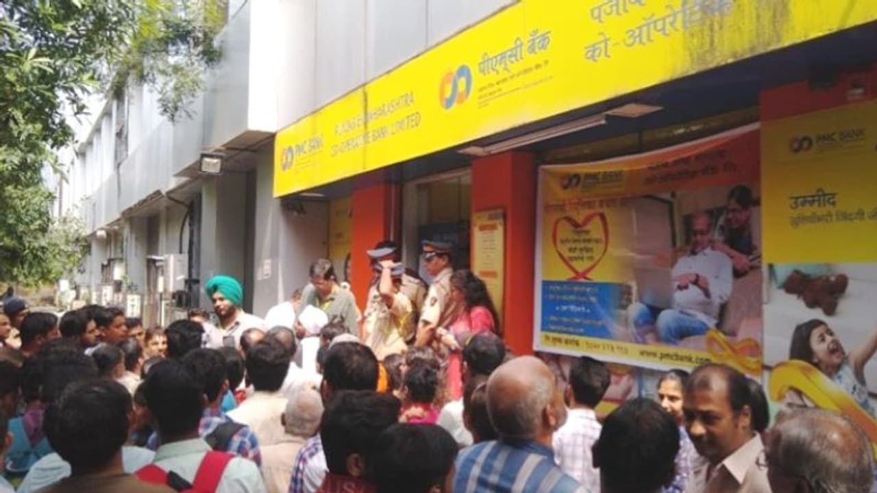 పీఎంసీతో కుమ్మక్కు.. రుణాల పేరిట స్వాహా: హెచ్డీఐఎల్ డైరెక్టర్ల అరెస్ట్ పీఎంసీతో కుమ్మక్కు.. రుణాల పేరిట స్వాహా: హెచ్డీఐఎల్ డైరెక్టర్ల అరెస్ట్