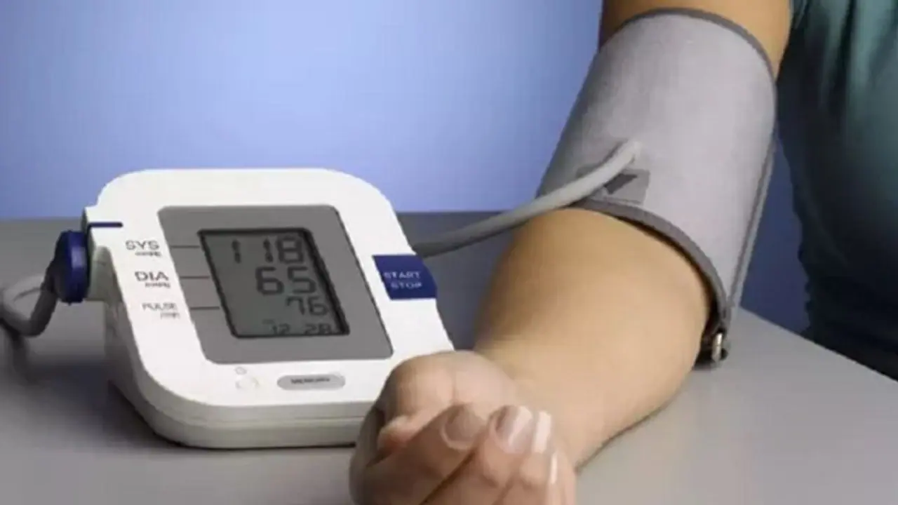 ಪತ್ರಕರ್ತರಿಗೆ ಸ್ಥಳದಲ್ಲೇ ರಕ್ತದೊತ್ತಡ ತಪಾಸಣೆಗೆ ಕಿಟ್! ಪತ್ರಕರ್ತರಿಗೆ ಸ್ಥಳದಲ್ಲೇ ರಕ್ತದೊತ್ತಡ ತಪಾಸಣೆಗೆ ಕಿಟ್!