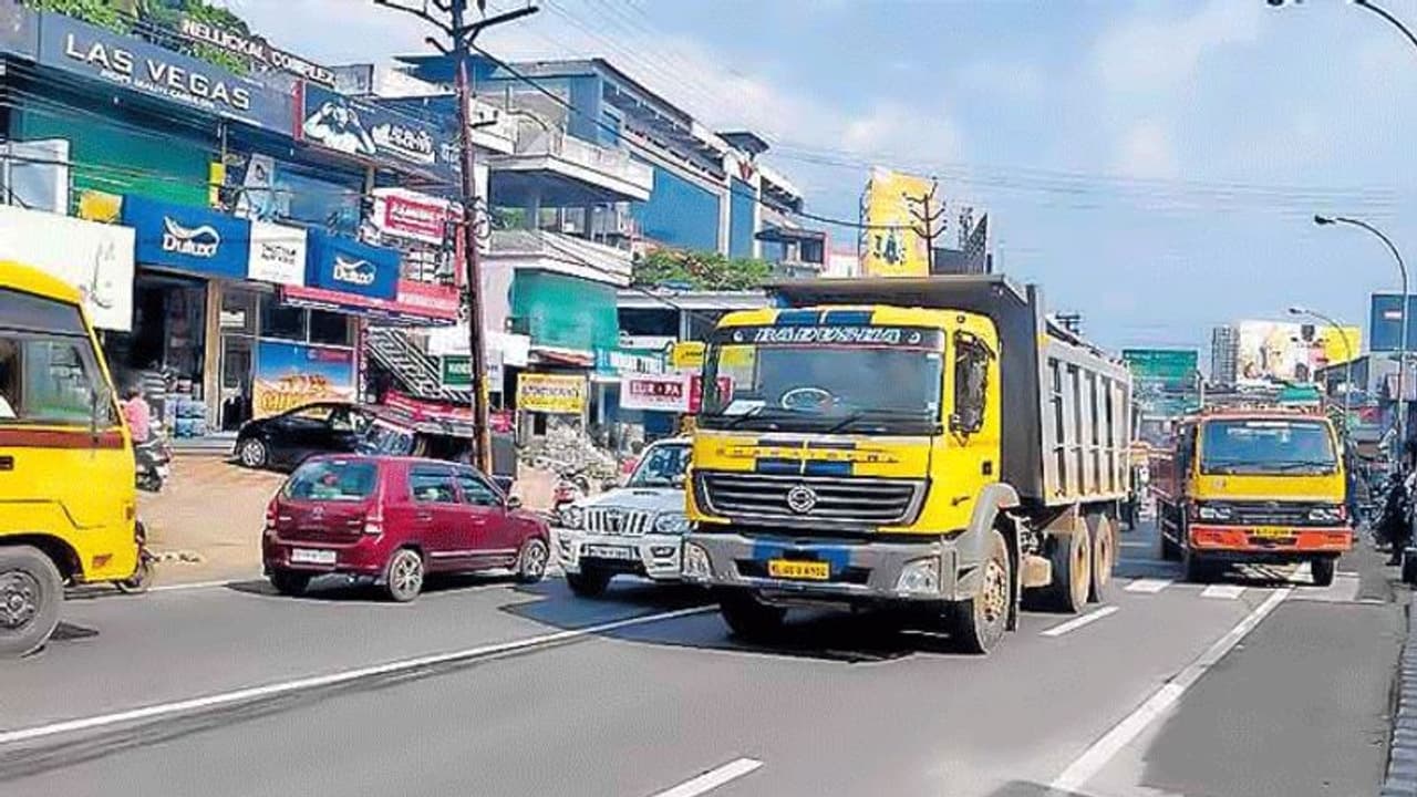 ಮಡಿಕೇರಿ: 17,18ರಂದು ಏಕಮುಖ ಸಂಚಾರ ಮಡಿಕೇರಿ: 17,18ರಂದು ಏಕಮುಖ ಸಂಚಾರ