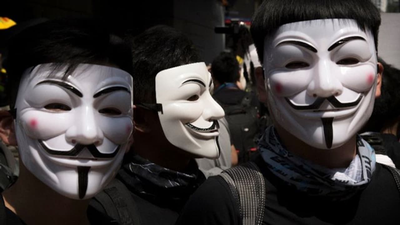 പൊതുവിടങ്ങളിൽ മുഖംമൂടികൾ നിരോധിച്ച് ഹോങ്കോങ്: പ്രക്ഷോഭം അടിച്ചമർത്താൻ നീക്കം