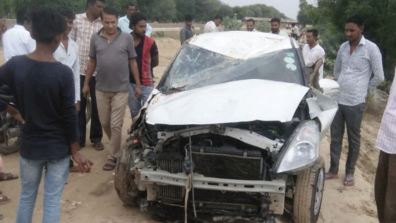 नवरात्रि में घूमने आया था परिवार, अब घर पहुंचेगी लाशें, शीशा तोड़कर बाहर आईं मां बेटी की बॉडी नवरात्रि में घूमने आया था परिवार, अब घर पहुंचेगी लाशें, शीशा तोड़कर बाहर आईं मां बेटी की बॉडी